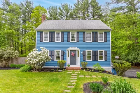 27 Hatch Mill Cir, Pembroke, MA 02359