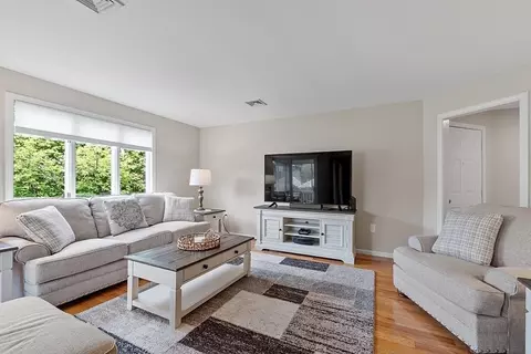 Living - 39 Abington Rd #39, Danvers, MA 01923 photo 1 of 4