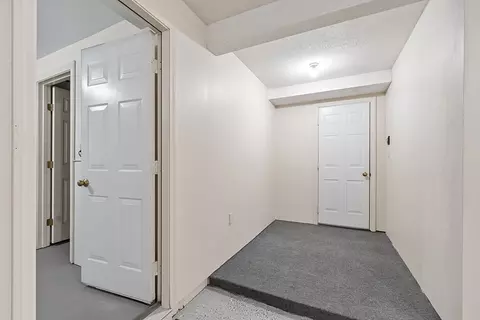 Entry Way - 39 Abington Rd #39, Danvers, MA 01923 photo 4 of 6