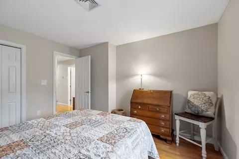 Bedroom - 39 Abington Rd #39, Danvers, MA 01923 photo 4 of 4