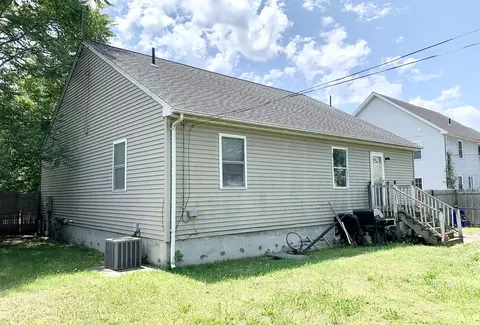 52 Tyler St, Springfield, MA 01109 photo 3