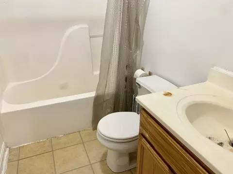 52 Tyler St, Springfield, MA 01109 photo 18