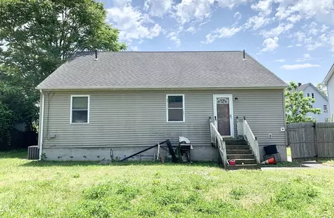 52 Tyler St, Springfield, MA 01109 photo 4