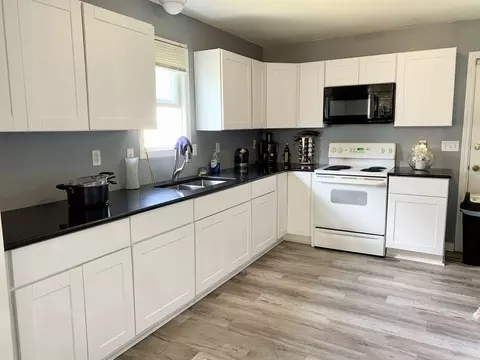 52 Tyler St, Springfield, MA 01109 photo 7