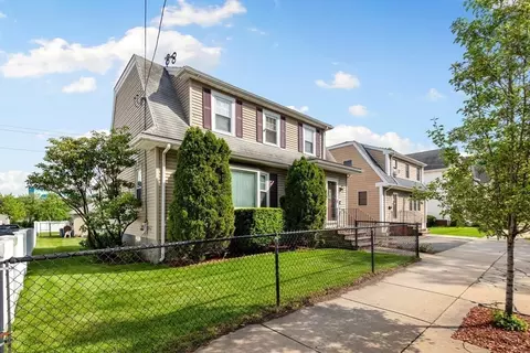 575 Lynn St, Revere, MA 02151