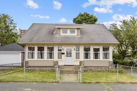 15 Pray St, Quincy, MA 02169