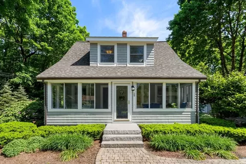 28 Brook Rd, Sharon, MA 02067