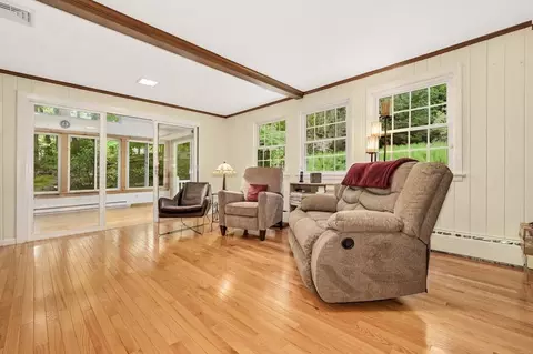 Living - 43 Ardmore Rd, Worcester, MA 01609 photo 2 of 4