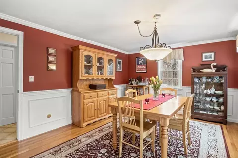 Dining - 476 Pine St, Marshfield, MA 02050 photo 1 of 2