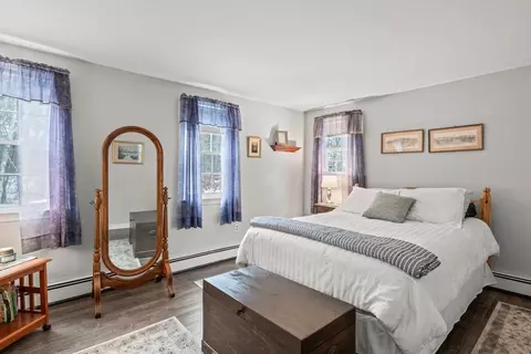 Bedroom - 476 Pine St, Marshfield, MA 02050 photo 2 of 5