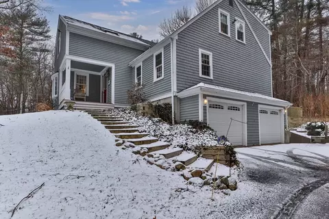 Exterior - 476 Pine St, Marshfield, MA 02050 photo 4 of 12