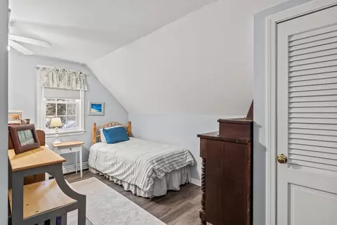 Bedroom - 476 Pine St, Marshfield, MA 02050 photo 1 of 5