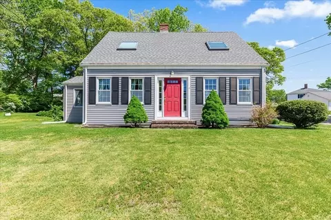 4 Maplewood Ave, Holbrook, MA 02343