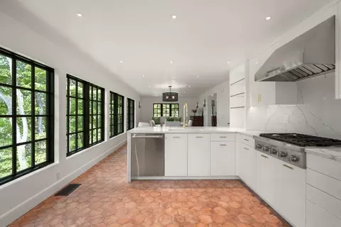 709 Boston Post Rd, Weston, MA 02493 photo 10