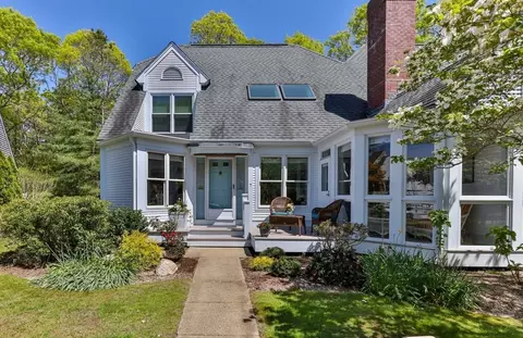 7 Bob White Cres #7, Mashpee, MA 02649