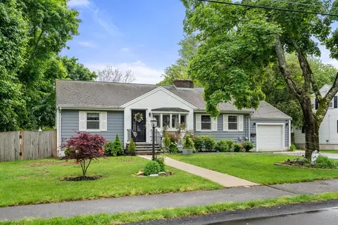 16 Lane Dr, Norwood, MA 02062