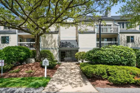 1100 Salem #8, Lynnfield, MA 01940