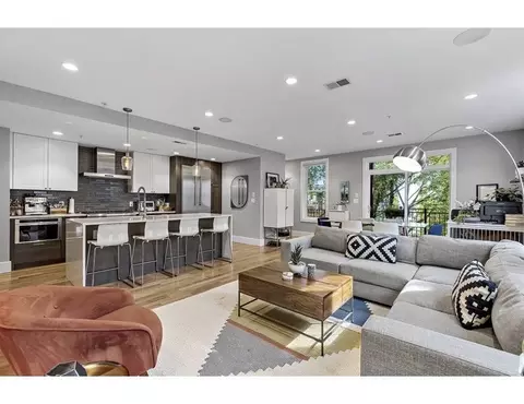 191 W 8th #5, Boston, MA 02127
