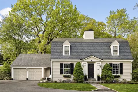 55 Arnold Rd, Wellesley, MA 02481