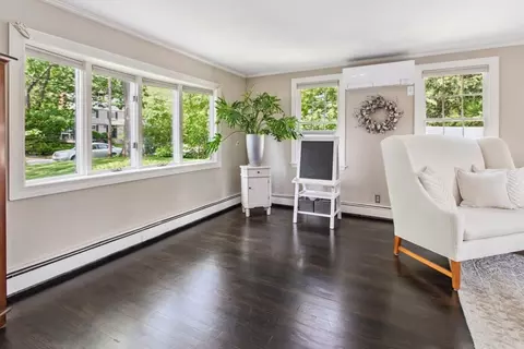 Living - 124 Pine Ridge Rd, Reading, MA 01867 photo 3 of 4