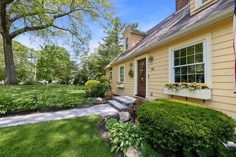 Exterior - 124 Pine Ridge Rd, Reading, MA 01867 photo 5 of 12