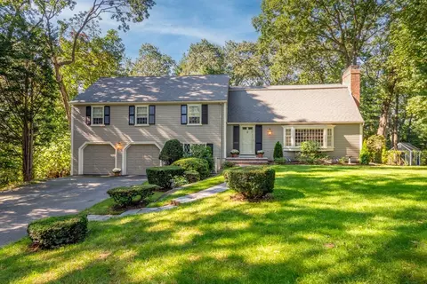 8 Hawthorne Rd, Winchester, MA 01890