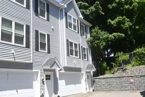 31 Orchard St #D, Haverhill, MA 01830