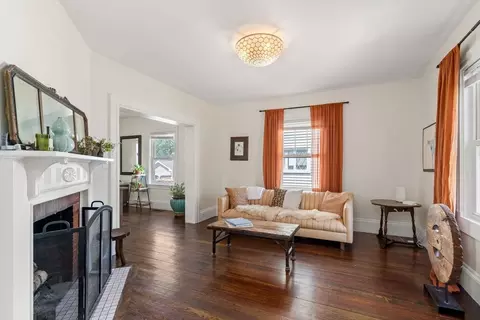 108 Beach St, Quincy, MA 02170