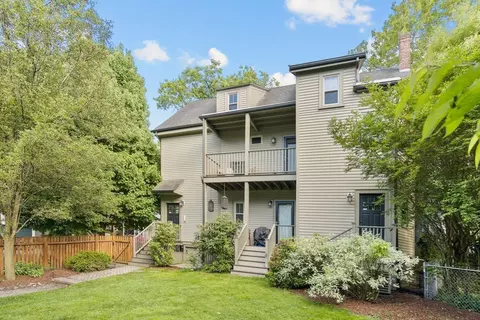 2 Ballard Way #3, Jamaica Plain, MA 02130