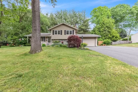 143 Brookwood Dr, Longmeadow, MA 01106