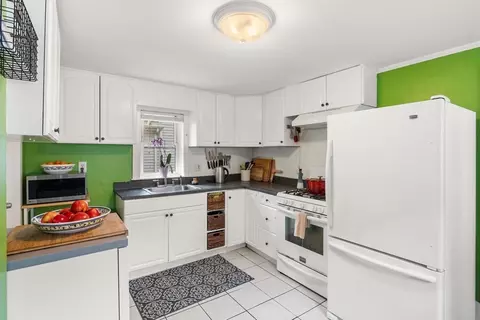 Kitchen - 111 Green St, Reading, MA 01867 photo 2 of 3