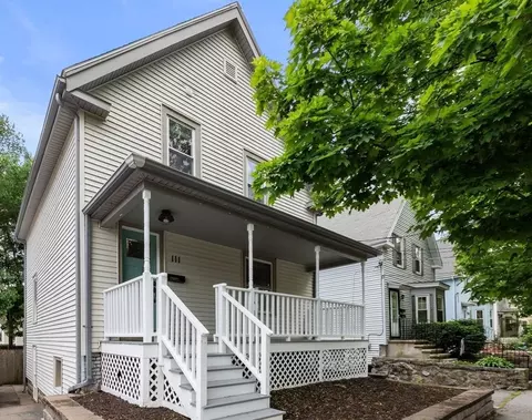 111 Green St, Reading, MA 01867