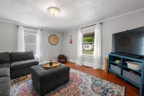 Living - 111 Green St, Reading, MA 01867 photo 1 of 2