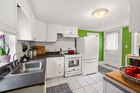 Kitchen - 111 Green St, Reading, MA 01867 photo 3 of 3