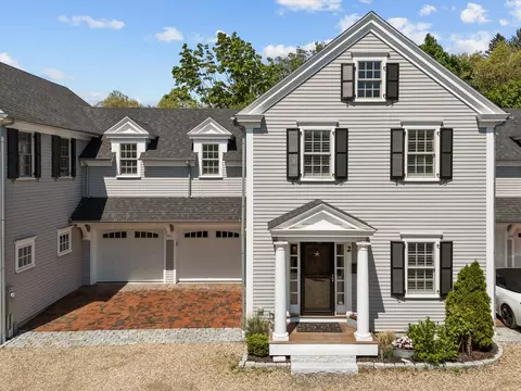 162 State St #2, Newburyport, MA 01950