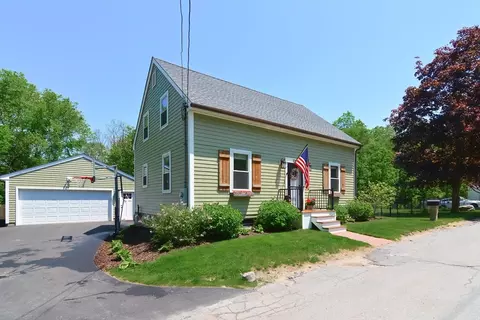 327 Ponakin Rd, Lancaster, MA 01523