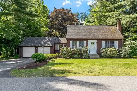 6 Selfridge Rd, Bedford, MA 01730