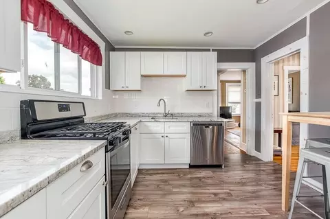 Kitchen - 55 Kiely Rd, Dedham, MA 02026 photo 4 of 5