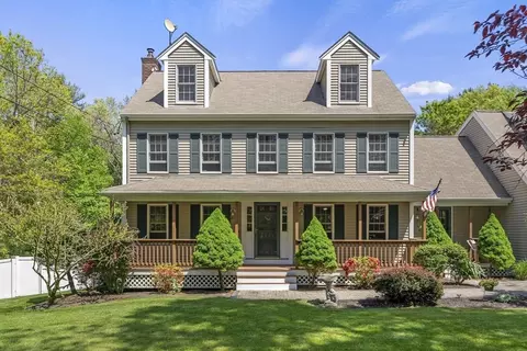 85 Hemlock Ln, Halifax, MA 02338