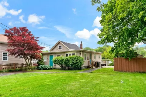76 Mildred Ave, Swansea, MA 02777