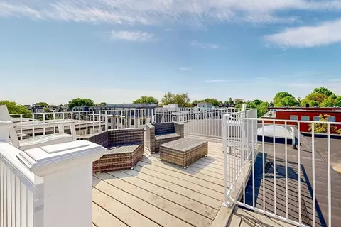 Exterior - 758 E 3rd St #2, Boston, MA 02127 photo 3 of 4