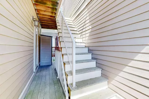 Exterior - 758 E 3rd St #2, Boston, MA 02127 photo 2 of 4