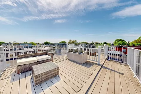 Exterior - 758 E 3rd St #2, Boston, MA 02127 photo 4 of 4