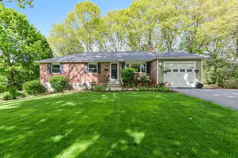 35 Claudette Cir, Framingham, MA 01701