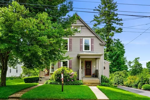 10 W Pine St, Milford, MA 01757