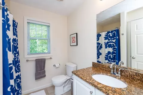 Bath - 8 Grapevine Rd, Lynn, MA 01904 photo 4 of 5