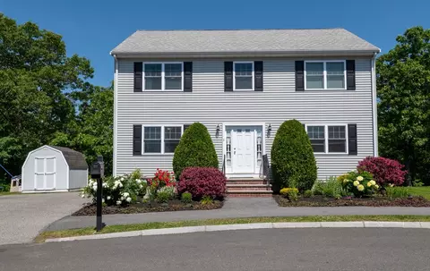 8 Grapevine Rd, Lynn, MA 01904