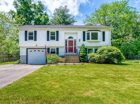 161 Greensboro Rd, Dedham, MA 02026