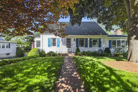 63 Hawthorne St, Westwood, MA 02090