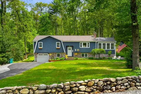 154 Carpenter Rd, Northbridge, MA 01588